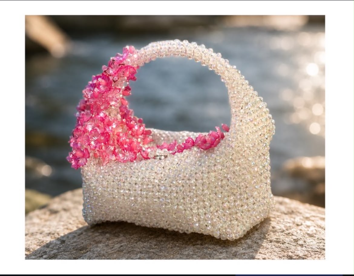 Bubblegum — Crystal basket with pink blossoms